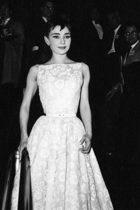 vestito bianco fiori givenchy di audrey hepburn|givenchy original dress.